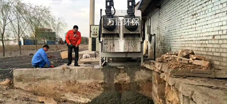 屠宰養(yǎng)殖廠(chǎng)如何選擇污泥脫水設(shè)備